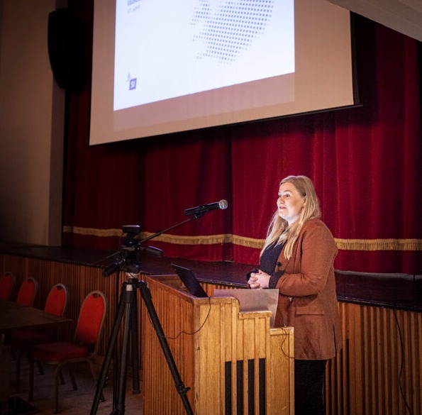 Mynd 2. Jóhanna Klara Sveinsdóttir, sviðsstjóri mannvirkjasviðs hjá Samtökum Iðnaðarins.